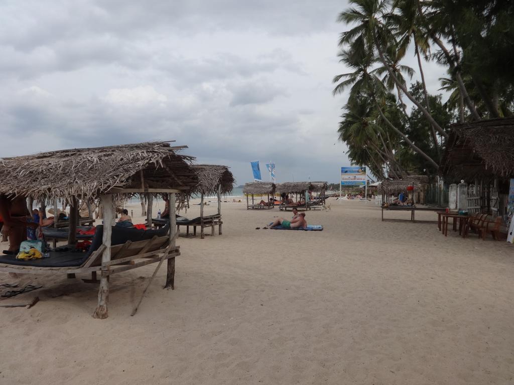 Neem Beach House Trincomalee Buitenkant foto