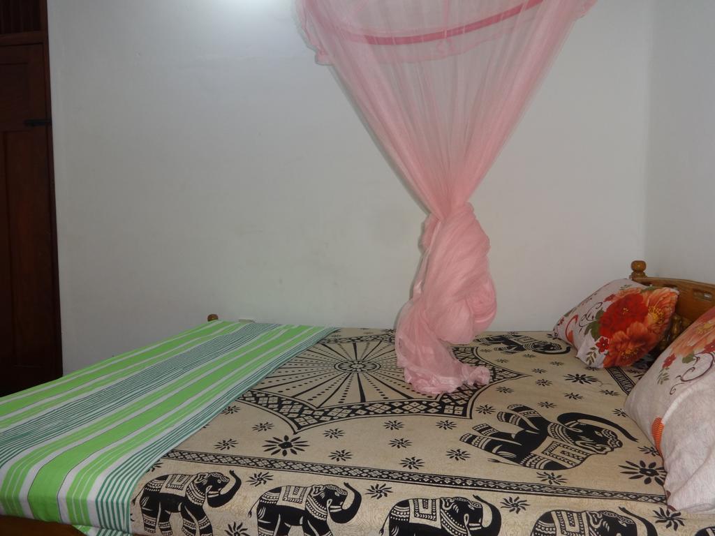Neem Beach House Trincomalee Buitenkant foto