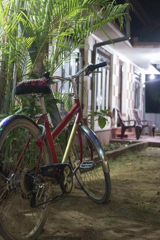 Neem Beach House Trincomalee Buitenkant foto